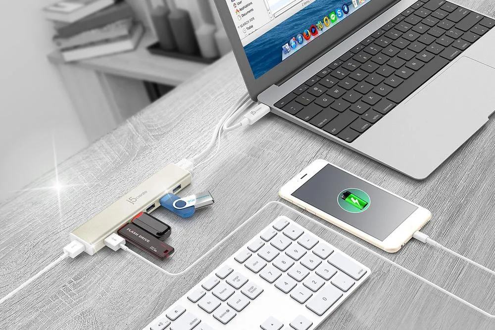 j5create JCH377 USB Type-C 3.0 7-Port HUB