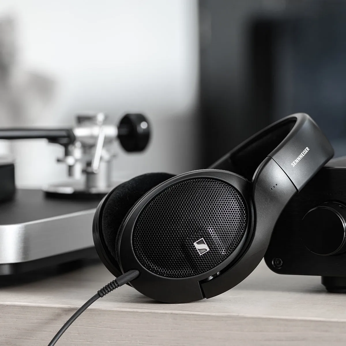 Sennheiser HD 560S Over-Ear Headphones (Black)