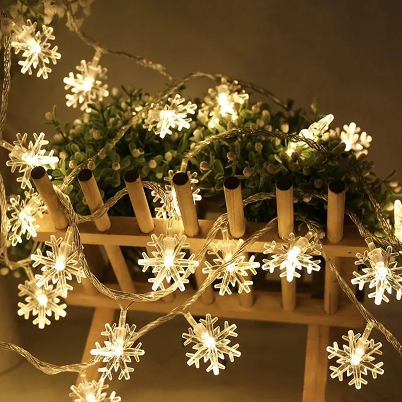 Yeknu 1/3/6M LED Snowflake Fairy Lights Battery/USB Power Copper Wire Garland Light New Year Garden Wedding Living Room Decoration